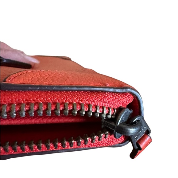 Coach EUC Leather Zip Around Accordion Wallet F52645 - Picture 11 of 13